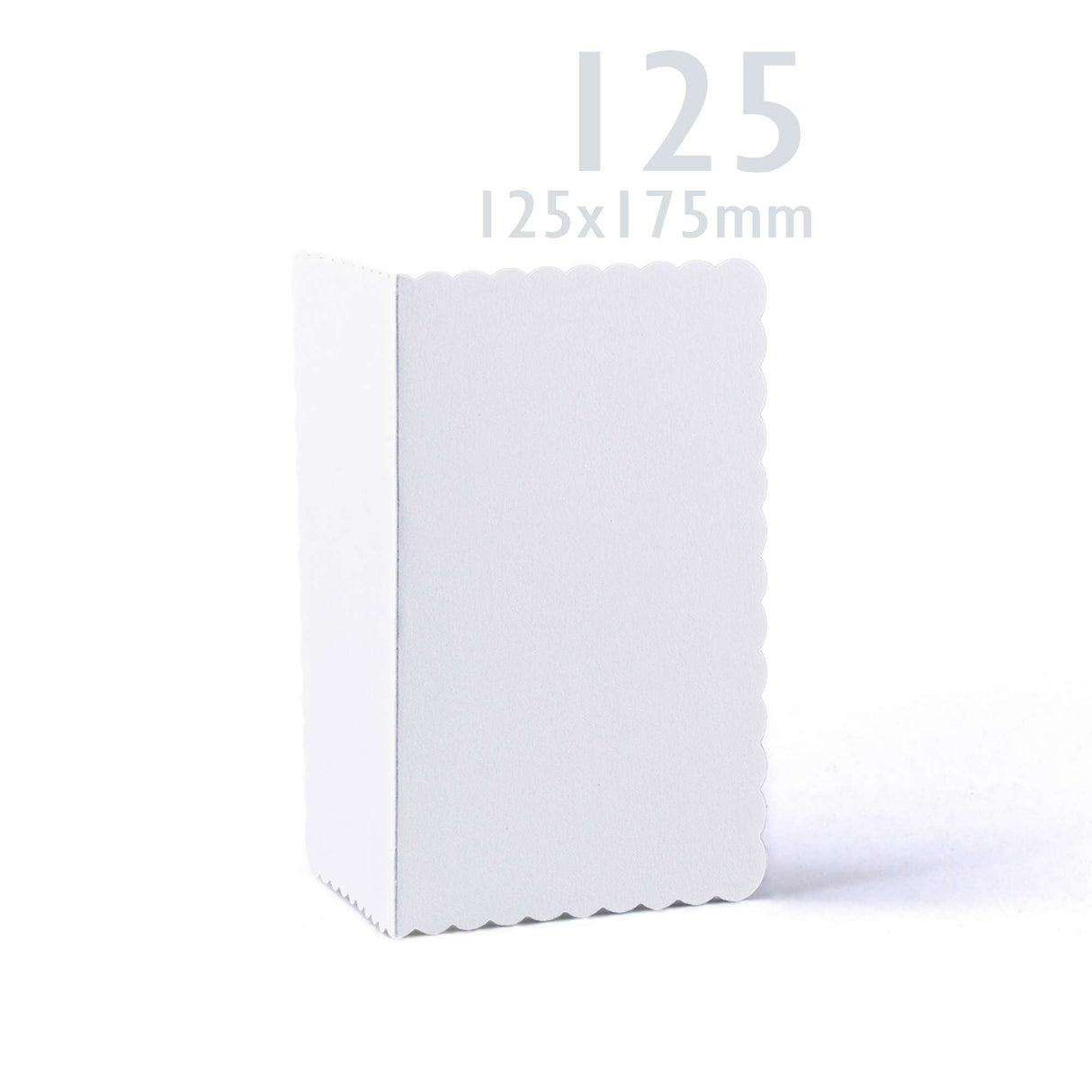 Cartes et enveloppes blanches à bord ondulé – lot